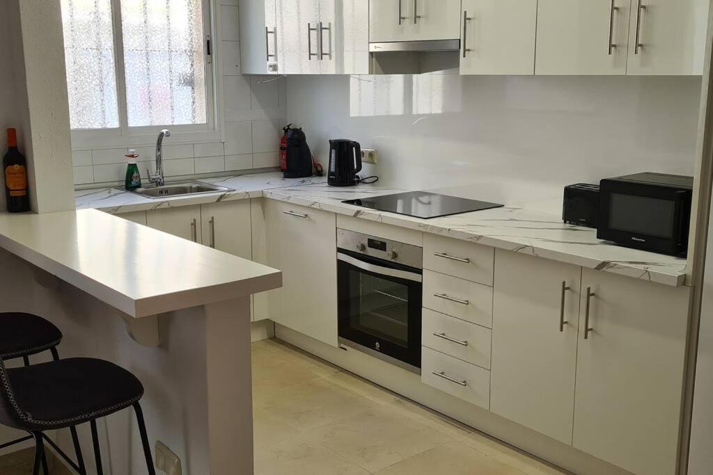 Estepona Port Beachside Apartment - Marina Bay מראה חיצוני תמונה