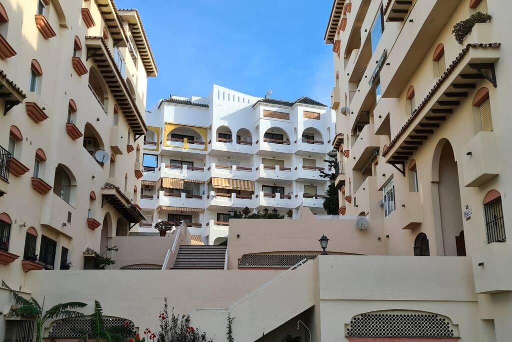 Estepona Port Beachside Apartment - Marina Bay מראה חיצוני תמונה